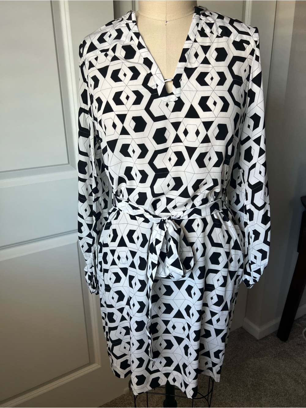 DVF Designer Silk Black & White Geometric Shirtdress
